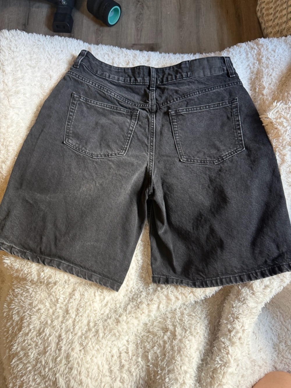 ASOS DESIGN denim bermuda shorts in washed black - Picture 6 of 7